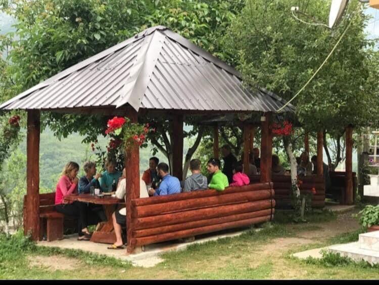Dedushi Guesthouse &Wood Cabins-Camping Place Gusinje Buitenkant foto