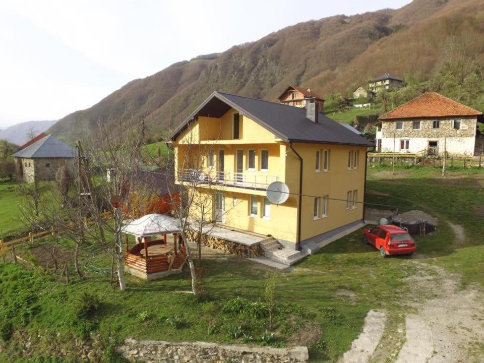 Dedushi Guesthouse &Wood Cabins-Camping Place Gusinje Buitenkant foto