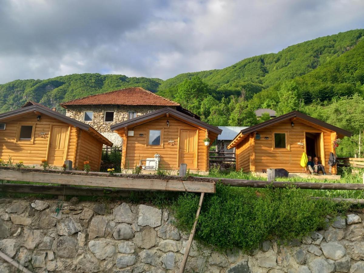 Dedushi Guesthouse &Wood Cabins-Camping Place Gusinje Buitenkant foto