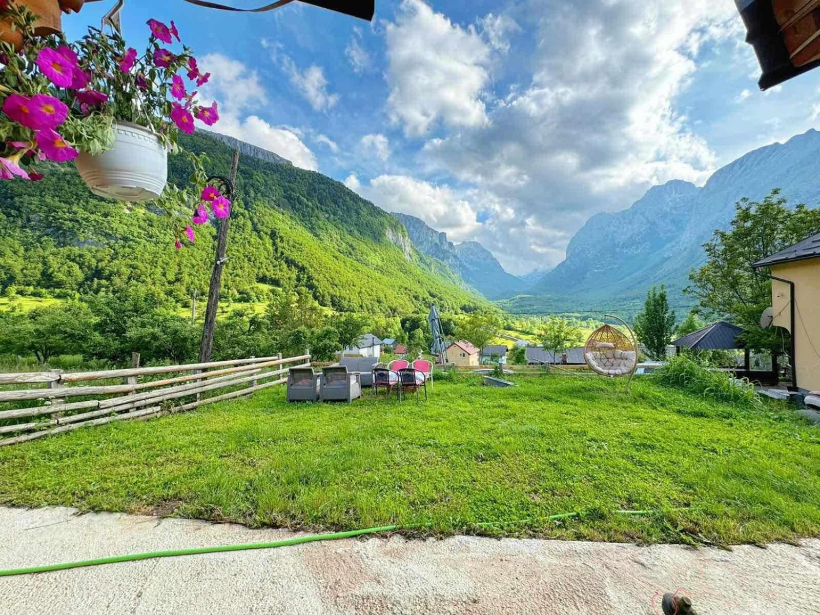 Dedushi Guesthouse &Wood Cabins-Camping Place Gusinje Buitenkant foto
