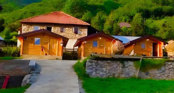 Dedushi Guesthouse &Wood Cabins-Camping Place Gusinje Buitenkant foto